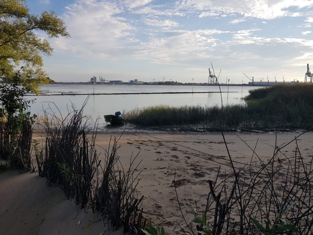 Idyllischer Strand in Sandstedt