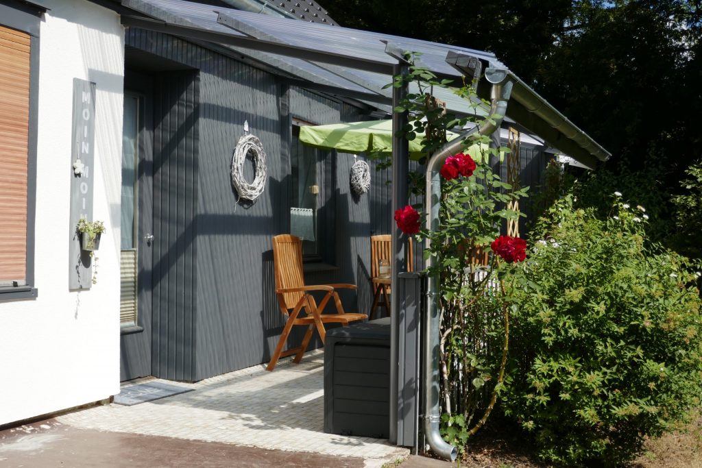 Terrasse mit überdachtem Sitzplatz